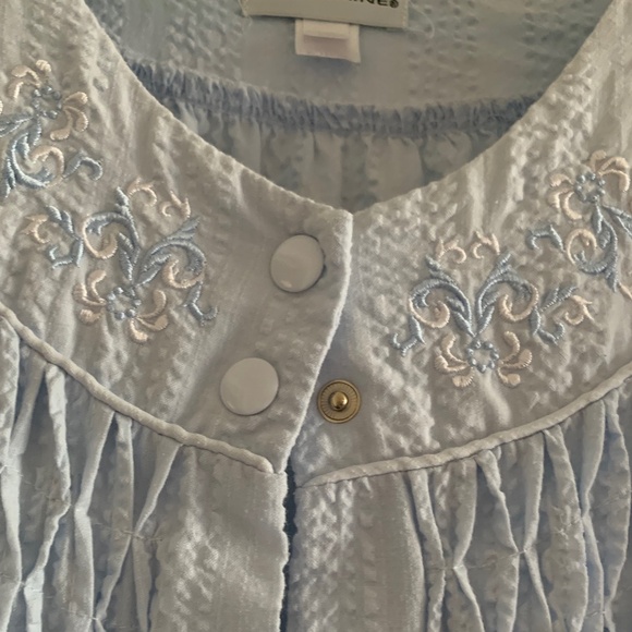 Miss Elaine Robe - Picture 2 of 7